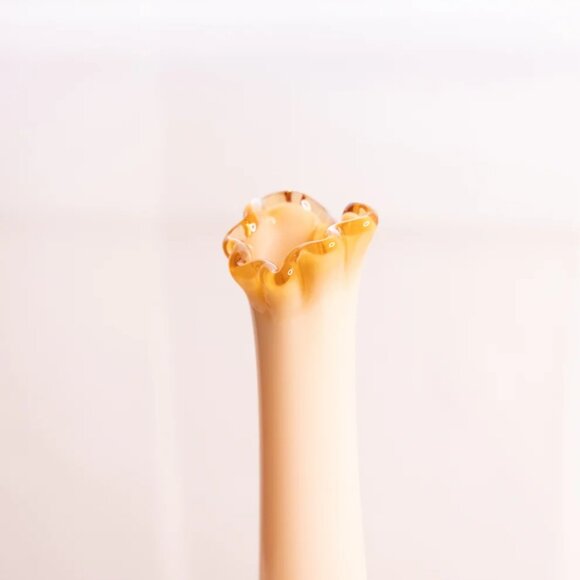 Vintage Fenton Amber Opalescent Glass Footed Lily of The Valley Vase - Picture 4 of 4